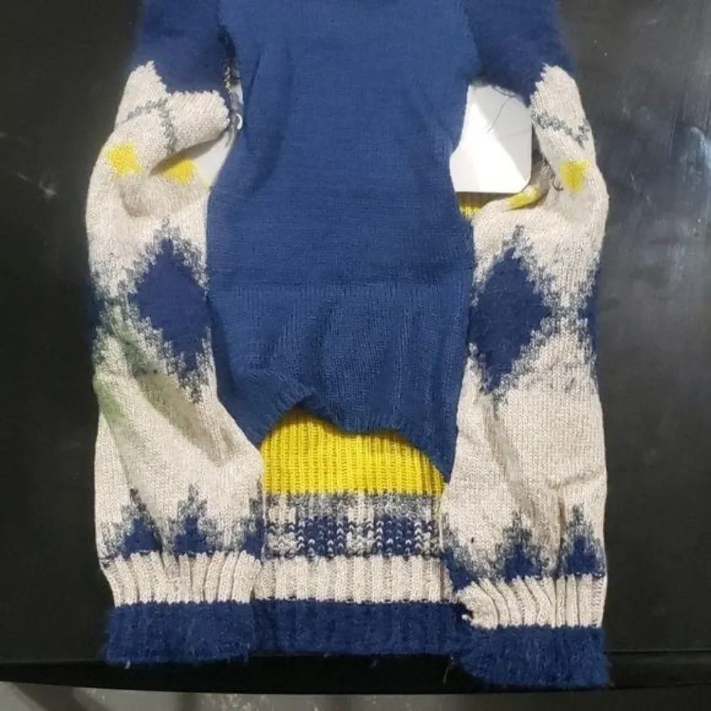 Knit blue‎ tan yellow dog sweater diamond fuzzy